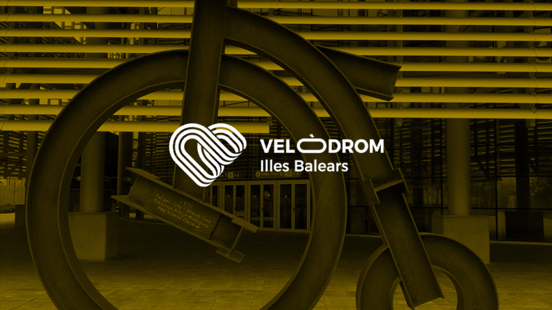 Logotipo del Velòdrom Illes Balears en fachada exterior